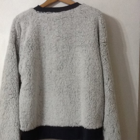 Small gray Secret Treasure sleep sherpa top - Picture 2 of 6